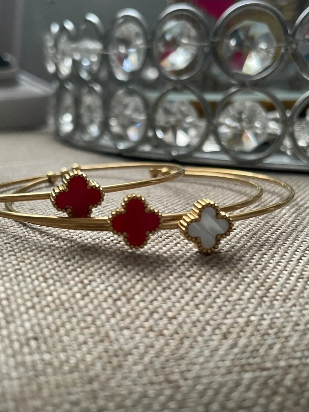 ✨Gold Clover Bangle Bracelet with Red and White Enamel Accents✨Preloved (3)